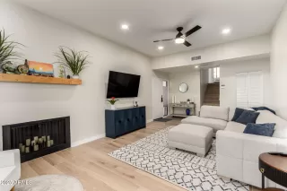 Photo #5: 6944339 Listing