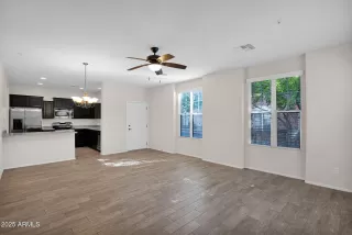 Photo #3: 6944656 Listing