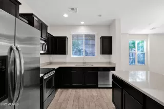 Photo #5: 6944656 Listing