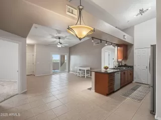 Photo #2: 6944916 Listing 