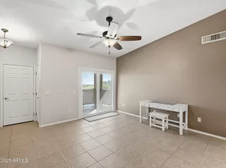 Photo #6: 6944916 Listing 