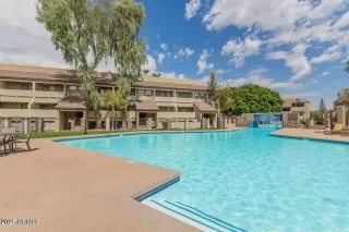 Photo #5: 6944936 Listing 