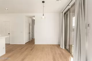 Photo #5: 6945149 Listing