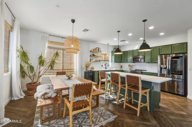 MLS: 6945314 Condo For Sale