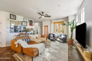 Photo #3: 6945314 Listing 