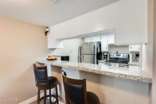 Photo #2: 6945317 Listing 