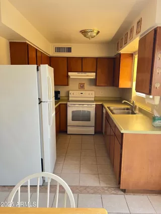 Photo #3: 6945352 Listing