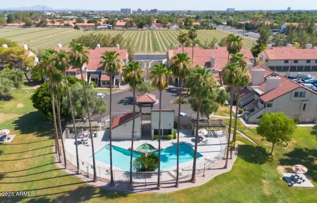 MLS: 6945562 Condo For Sale