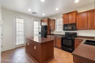 Photo #6: 6945624 Listing 