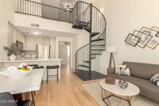 Photo #4: 6945781 Listing 