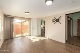 Photo #6: 6945882 Listing 