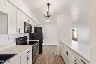 Photo #6: 6945887 Listing 