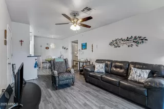 Photo #6: 6945978 Listing 