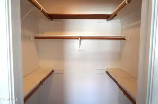 Photo #5: 6946024 Listing 