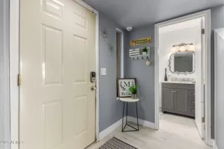 Photo #1: 6946348 Listing 