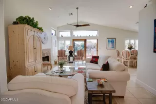 Photo #3: 6946495 Listing 