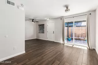 Photo #3: 6946632 Listing