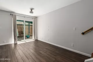 Photo #4: 6946632 Listing