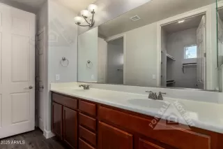 Photo #6: 6946836 Listing