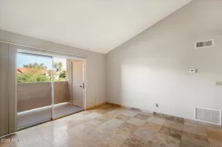 Photo #4: 6947045 Listing 