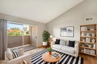 Photo #5: 6947045 Listing 