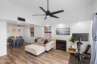 Photo #3: 6947307 Listing 