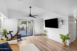 Photo #4: 6947307 Listing 