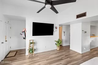 Photo #6: 6947307 Listing 