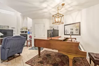 Photo #4: 6947311 Listing