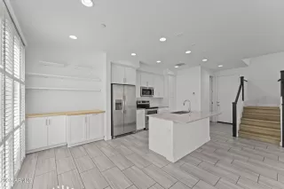 Photo #5: 6947417 Listing 