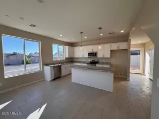 Photo #3: 6947791 Listing