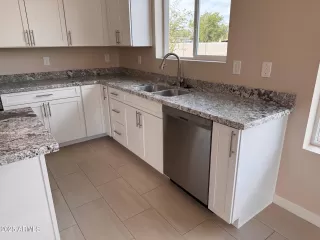 Photo #6: 6947914 Listing 