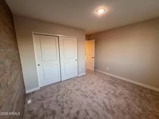 Photo #6: 6947977 Listing