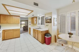 Photo #5: 6948328 Listing 