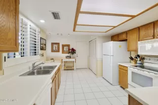 Photo #6: 6948328 Listing 