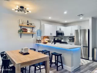 Photo #4: 6948588 Listing 