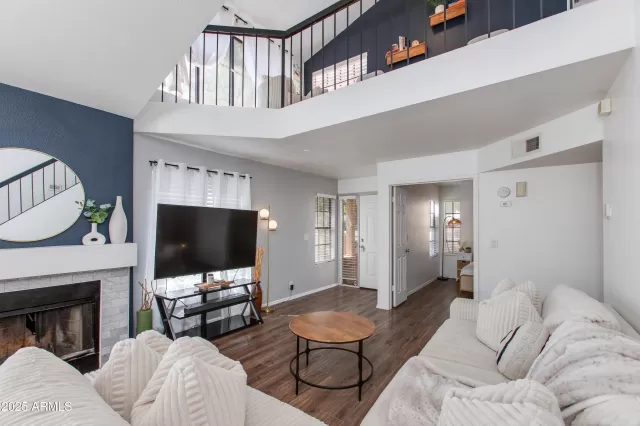 MLS: 6948904 Condo For Sale