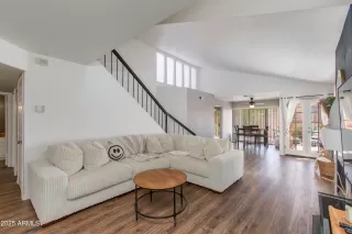 Photo #3: 6948904 Listing 