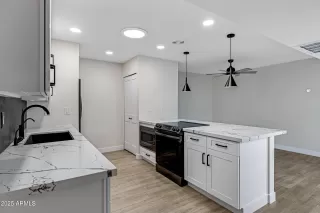 Photo #1: 6949058 Listing