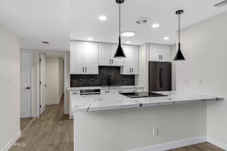 Photo #2: 6949058 Listing