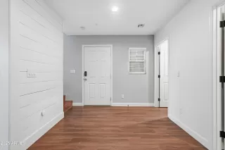 Photo #1: 6949092 Listing 