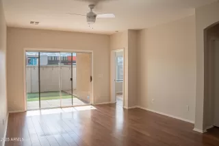 Photo #5: 6949127 Listing