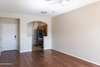 Photo #6: 6949127 Listing