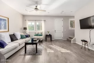 Photo #3: 6949181 Listing