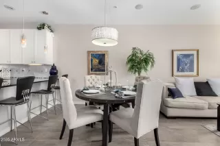 Photo #4: 6949181 Listing