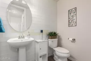 Photo #6: 6949181 Listing