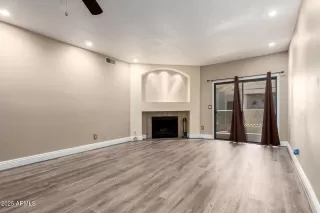 Photo #3: 6949343 Listing