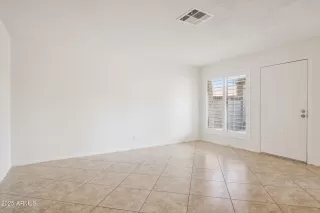 Photo #5: 6949371 Listing 