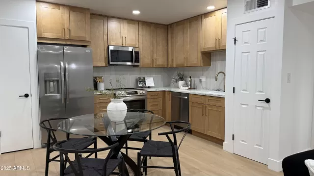 MLS: 6949560 Condo For Sale