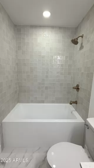 Photo #1: 6949560 Listing 